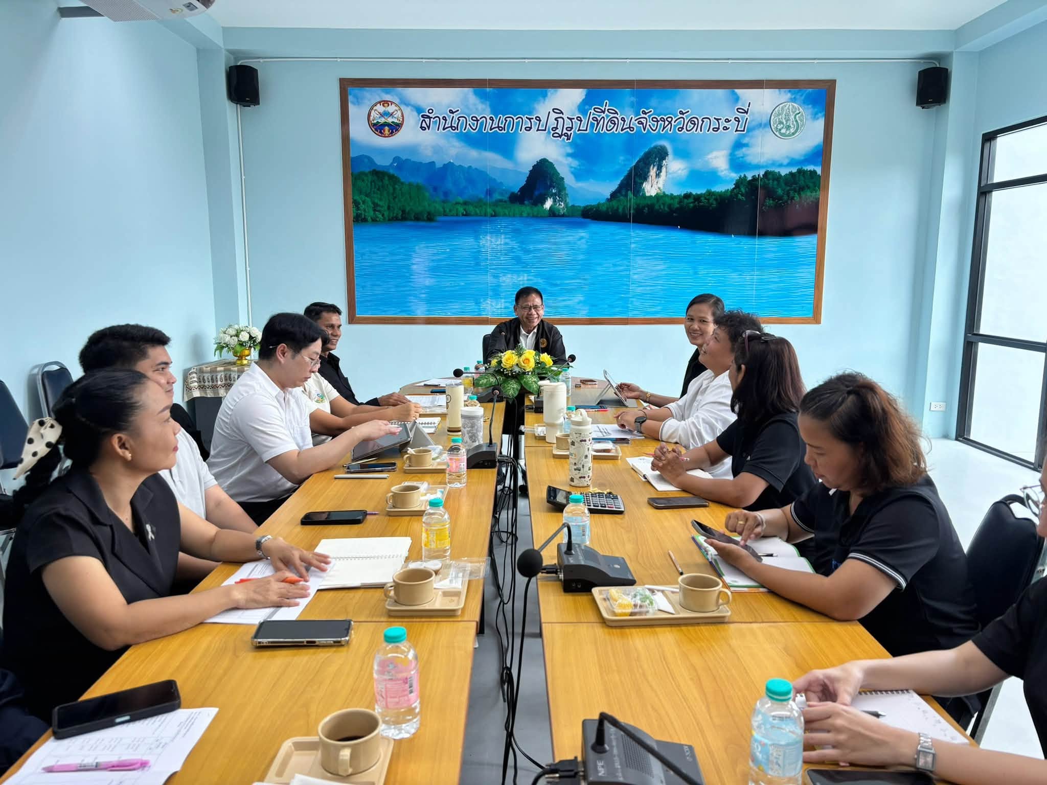 title - ผู้ตรวจราชการ ส.ป.ก. ประชุมติดตามผลการดำเนินงานตามแผนการตรวจราชการ ของ ส.ป.ก. ประจำปีงบประมาณ พ.ศ.2569 รอบ 2 จังหวัดกระบี่